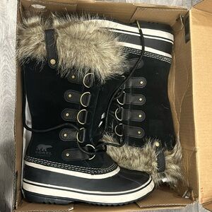 Sorel Joan of Arctic Waterproof Snow Boots - Women’s Size 8